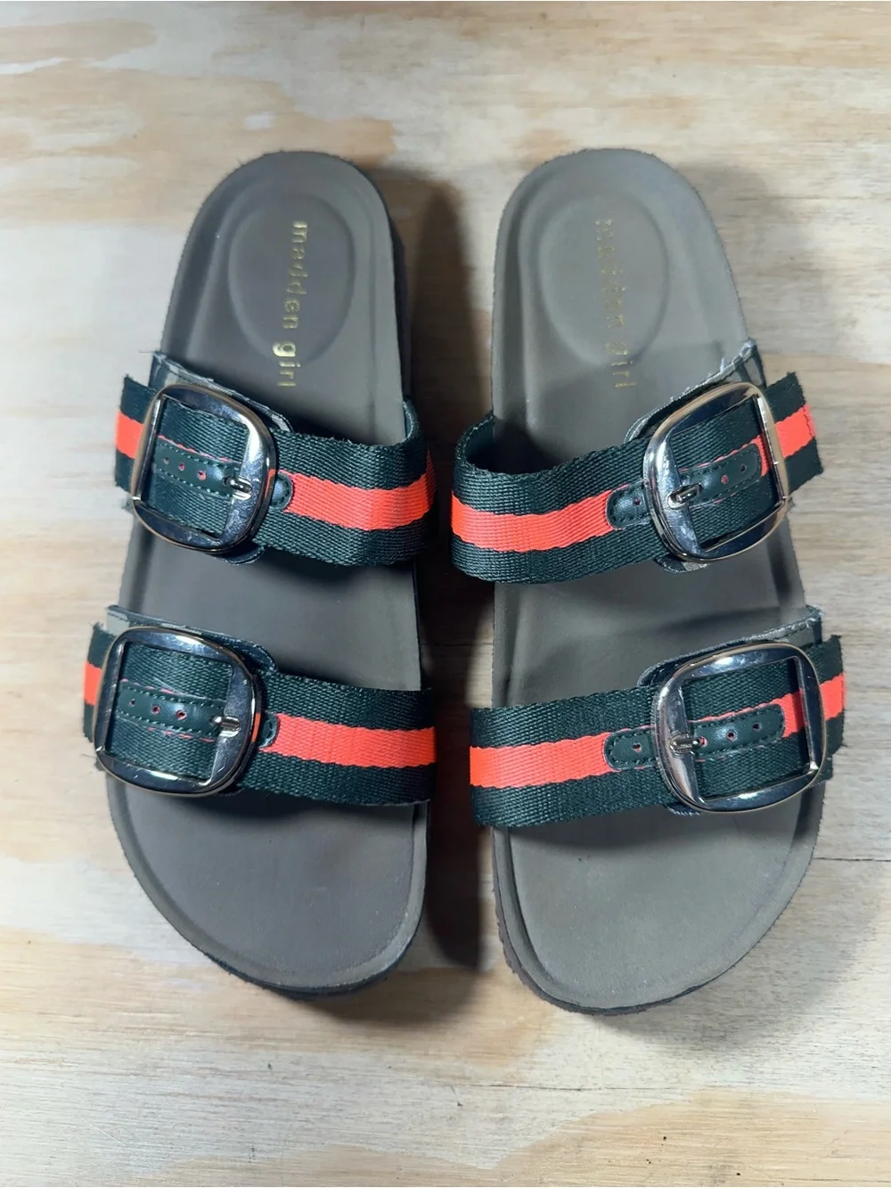 Madden Girl Camo 2 Sandals Women’s Size 7
